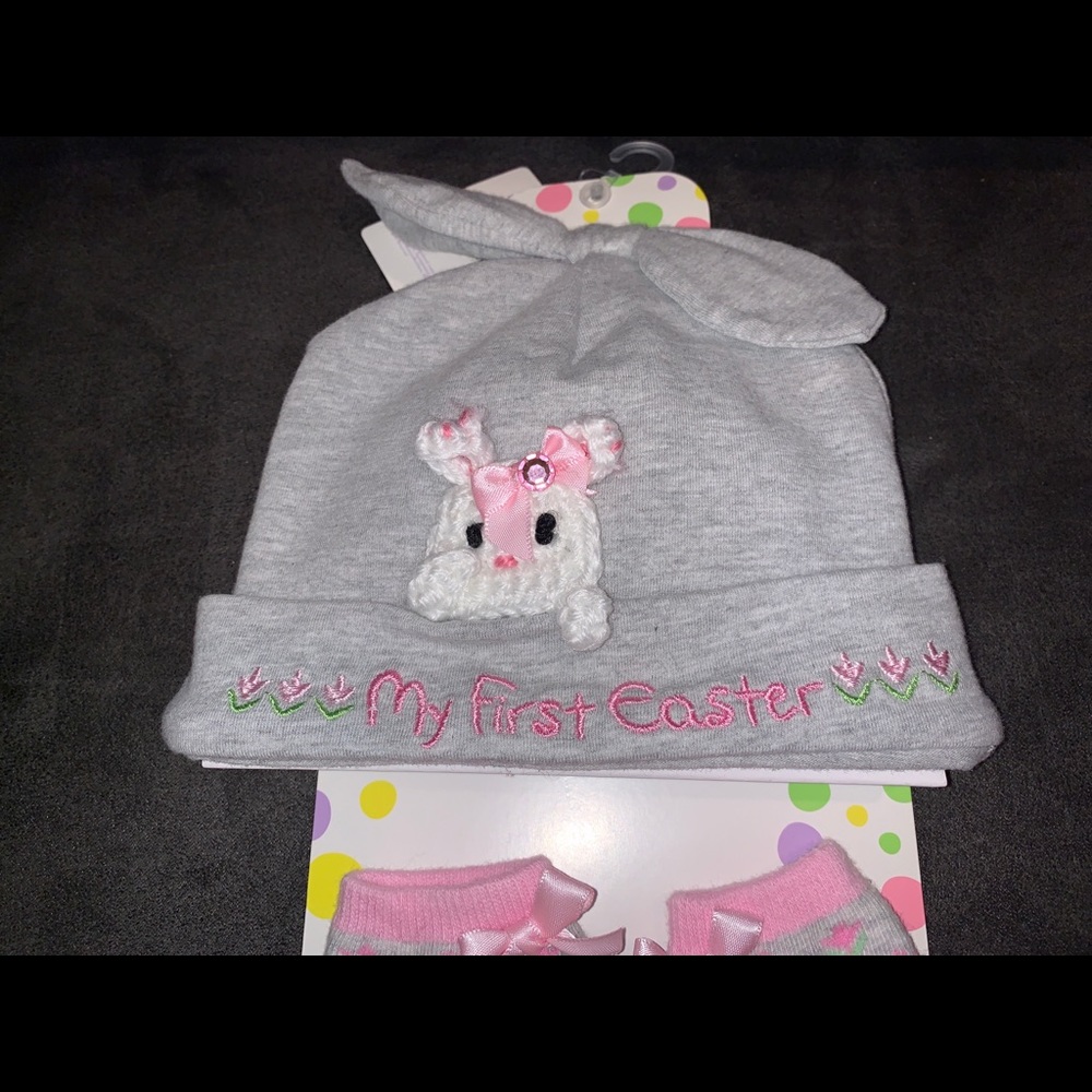 Easter hat & socks 🐰 - Picture 2 of 2